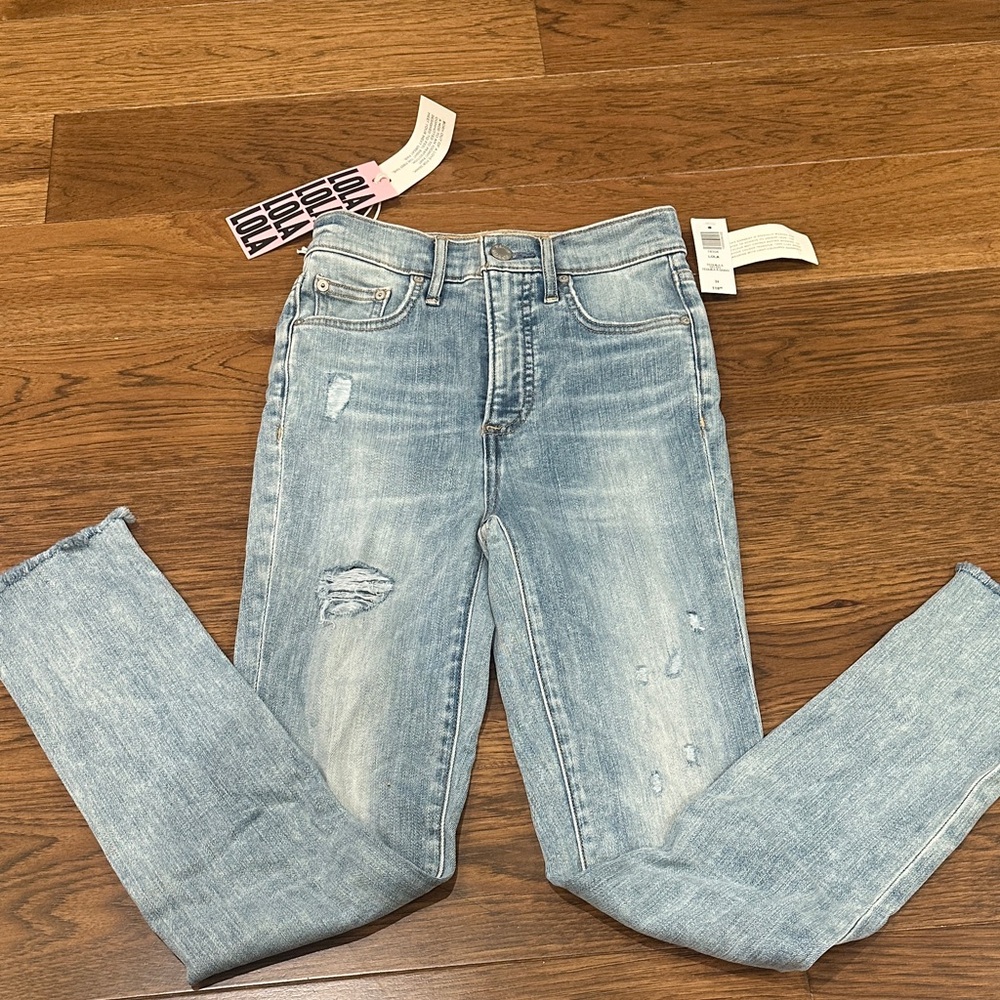 Denim Forum Light Blue Distressed High-Rise Women’s skinny Jeans 24